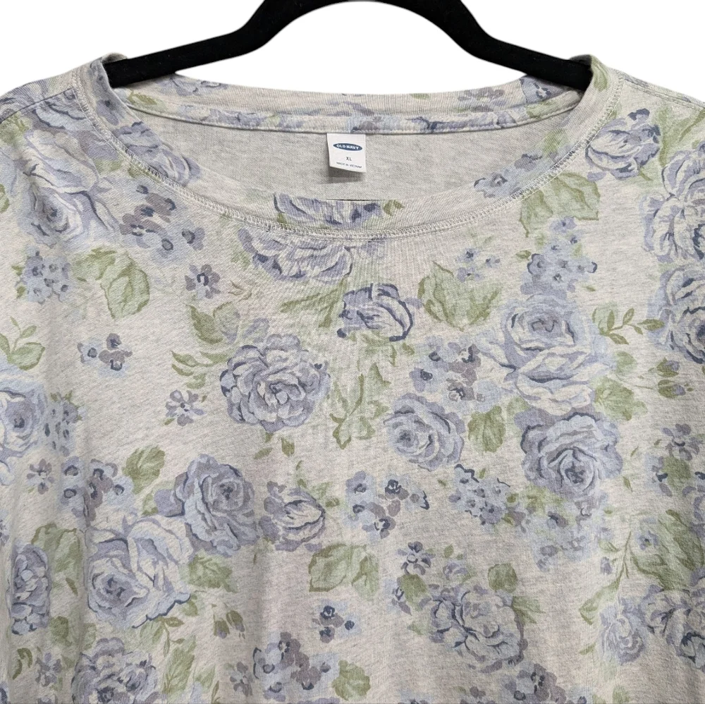 Old Navy heathered grey purple flower and green leaf print relaxed tee XL - Picture 3 of 4